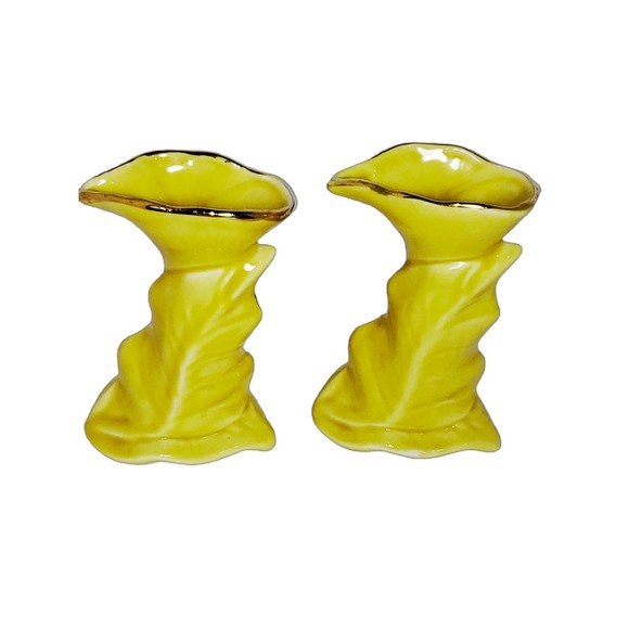 Enchanting Retro Calla Lily Vases Adorned with 24kt Gold Trim for a Cozy Cottage - Picture 6 of 8